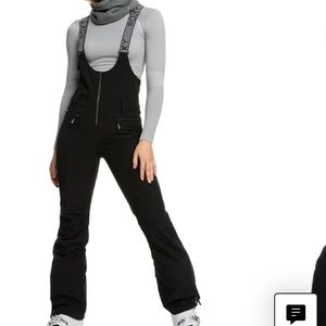 Womens Roxy skiing/snowboarding bibs